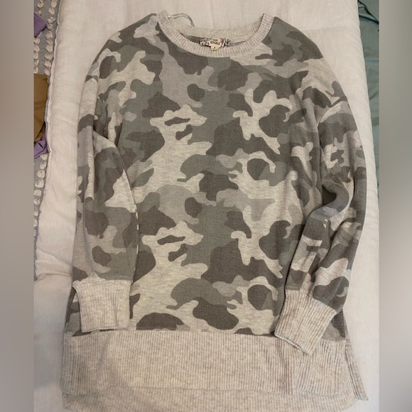 Camo Pullover - Picture 1 of 1